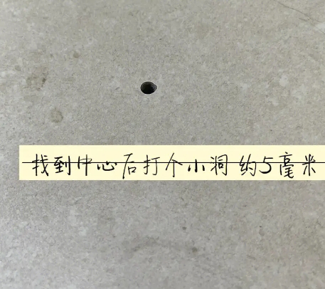 建阳瓷砖空鼓维修公司专业解答在瓷砖铺贴过程中，如果砂料搅拌不均匀，将会带来以下问题